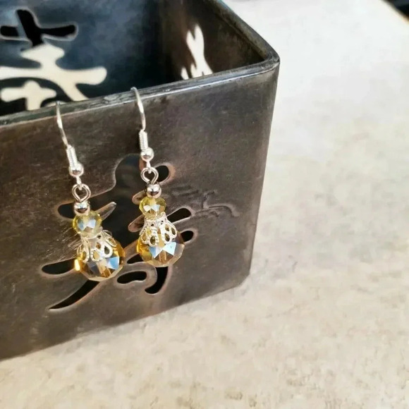 Handcrafted Victorian Champagne Crystal Silver Filigree Basket Earrings - Picture 4 of 6